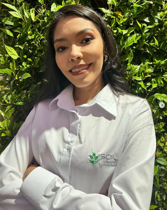 Rosana Kostecki
              , CEO
